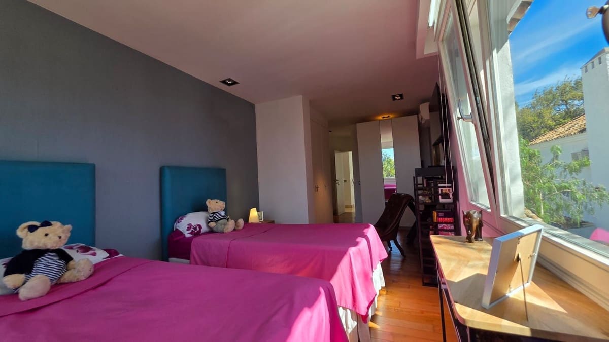 4 soveværelse Villa til salg i Calahonda med garage - € 899.000 (Ref: 9357617)