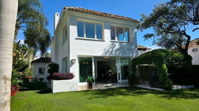 4 sypialnia Willa na sprzedaż w Calahonda, Mijas z garażem - 899 000 € (Ref: 9357617)