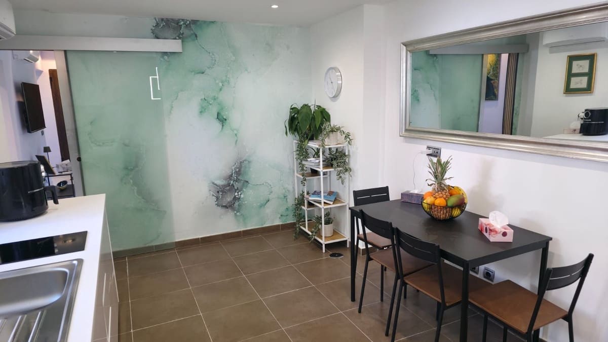 4 bedroom Villa for sale in Calahonda with garage - € 899,000 (Ref: 9357617)