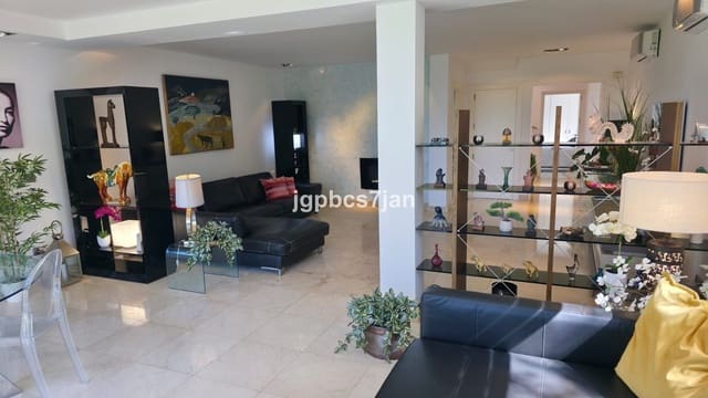 4 makuuhuone Huvila myytävänä paikassa Calahonda, Mijas mukana uima-altaan 
autotalli - 899 000 € (Ref: 9357617)