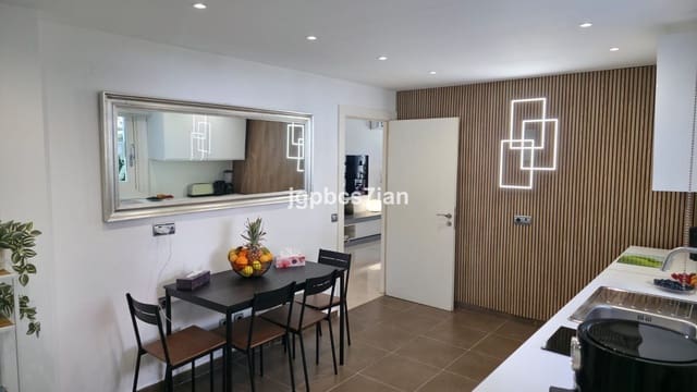 4 makuuhuone Huvila myytävänä paikassa Calahonda, Mijas mukana uima-altaan 
autotalli - 899 000 € (Ref: 9357617)