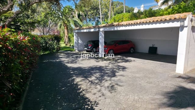 4 makuuhuone Huvila myytävänä paikassa Calahonda, Mijas mukana uima-altaan 
autotalli - 899 000 € (Ref: 9357617)