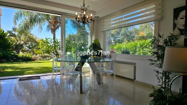 4 makuuhuone Huvila myytävänä paikassa Calahonda, Mijas mukana uima-altaan 
autotalli - 899 000 € (Ref: 9357617)