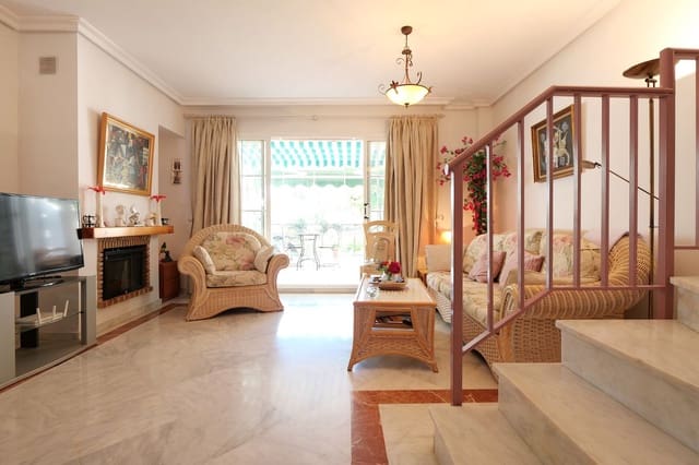2 soveværelse Byhus til salg i Cabopino, Marbella med swimmingpool garage - € 499.000 (Ref: 9363005)