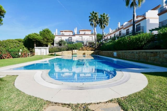 2 soveværelse Byhus til salg i Cabopino, Marbella med swimmingpool garage - € 499.000 (Ref: 9363005)
