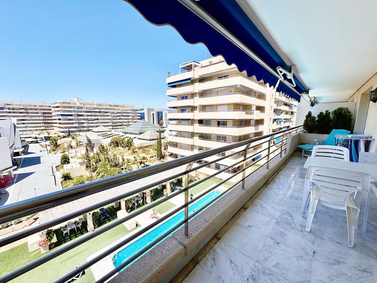 2 Zimmer Apartment zu verkaufen in Puerto Banus mit Pool Garage - 649.900 € (Ref: 9377700)