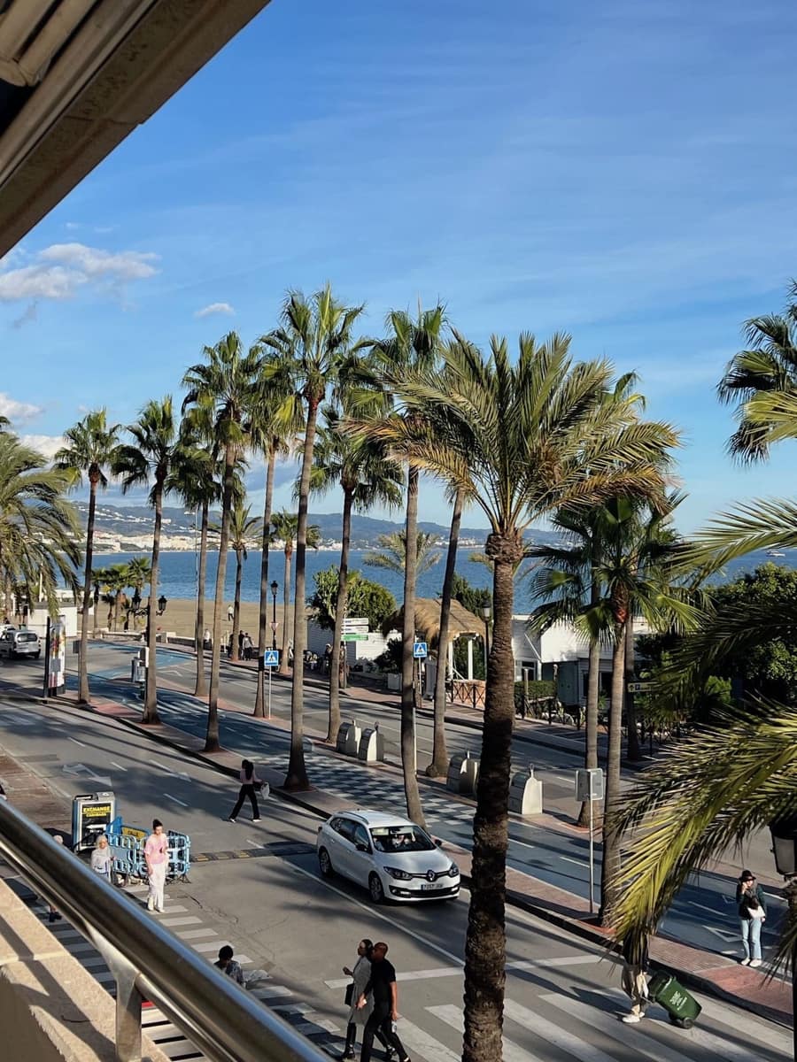 2 Zimmer Apartment zu verkaufen in Puerto Banus mit Pool Garage - 649.900 € (Ref: 9377700)