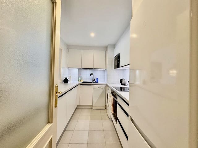 2 Zimmer Apartment zu verkaufen in Puerto Banus, Marbella mit Pool Garage - 649.900 € (Ref: 9377700)