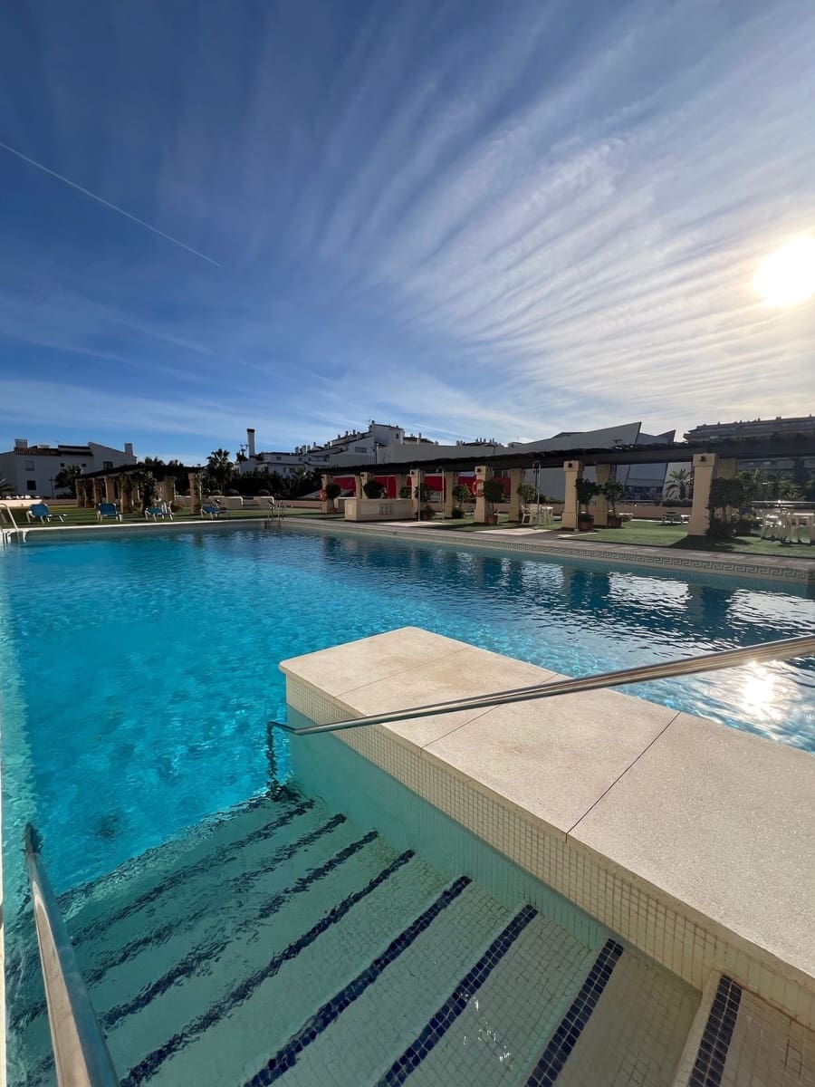 2 bedroom Apartment for sale in Puerto Banus with pool garage - € 649,900 (Ref: 9377700)