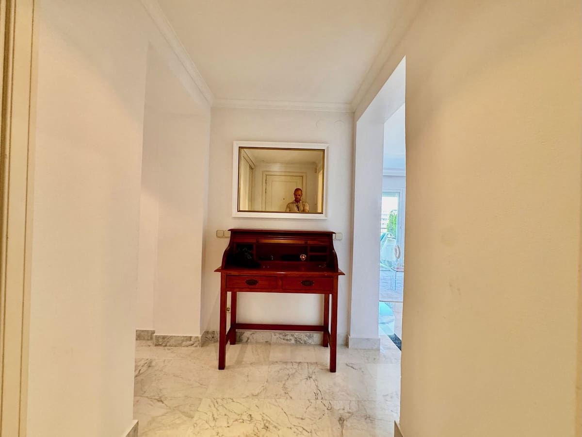 2 soverom Leilighet til salgs i Puerto Banus med svømmebasseng garasje - € 649 900 (Ref: 9377700)