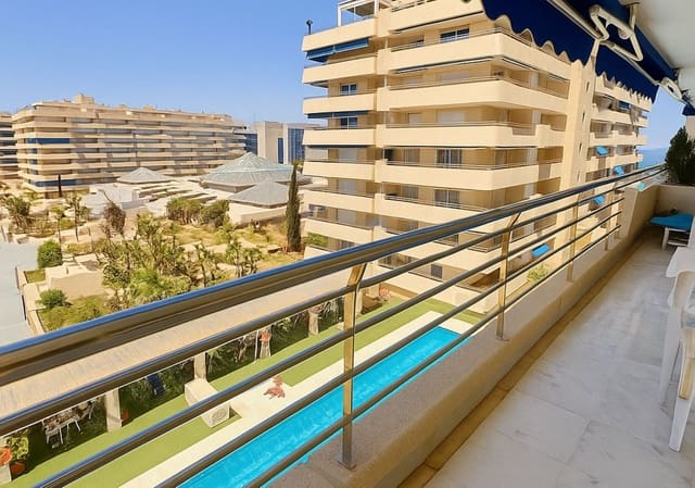 2 soveværelse Lejlighed til salg i Puerto Banus, Marbella med swimmingpool garage - € 649.900 (Ref: 9377700)