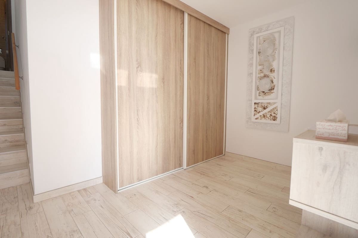 2 soverom Strandleiligheter til salgs i Cabopino med svømmebasseng - € 449 000 (Ref: 9388673)