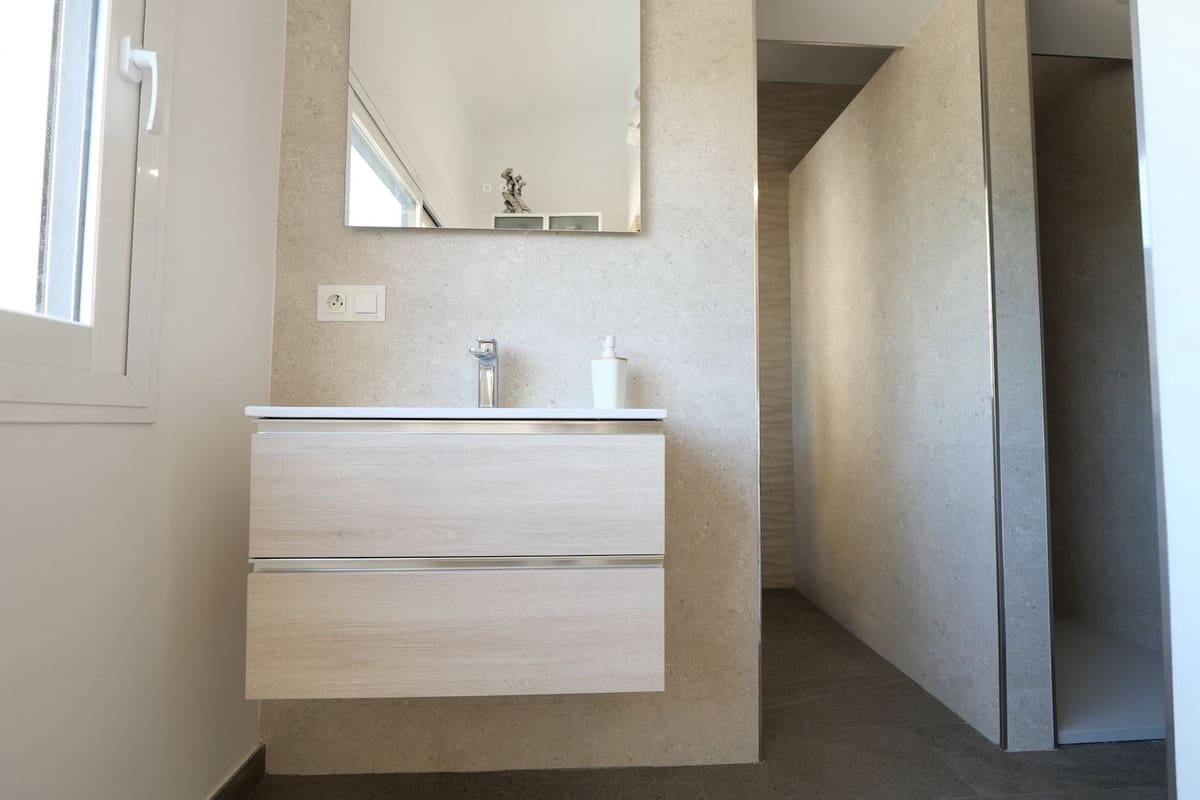 2 soverom Strandleiligheter til salgs i Cabopino med svømmebasseng - € 449 000 (Ref: 9388673)