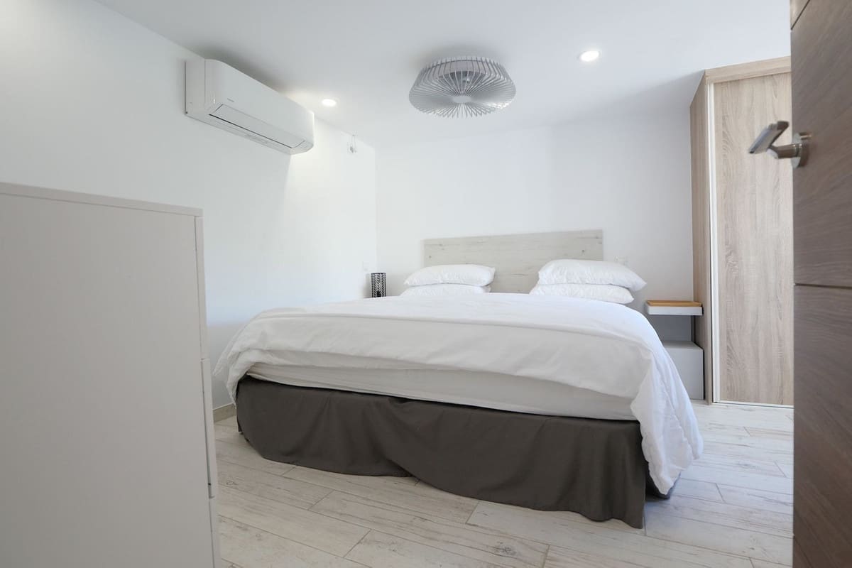 2 soverom Strandleiligheter til salgs i Cabopino med svømmebasseng - € 449 000 (Ref: 9388673)