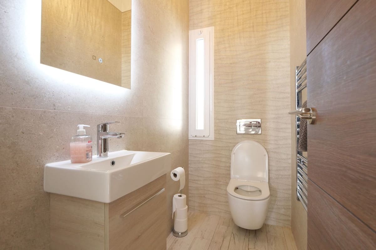 2 soverom Strandleiligheter til salgs i Cabopino med svømmebasseng - € 449 000 (Ref: 9388673)