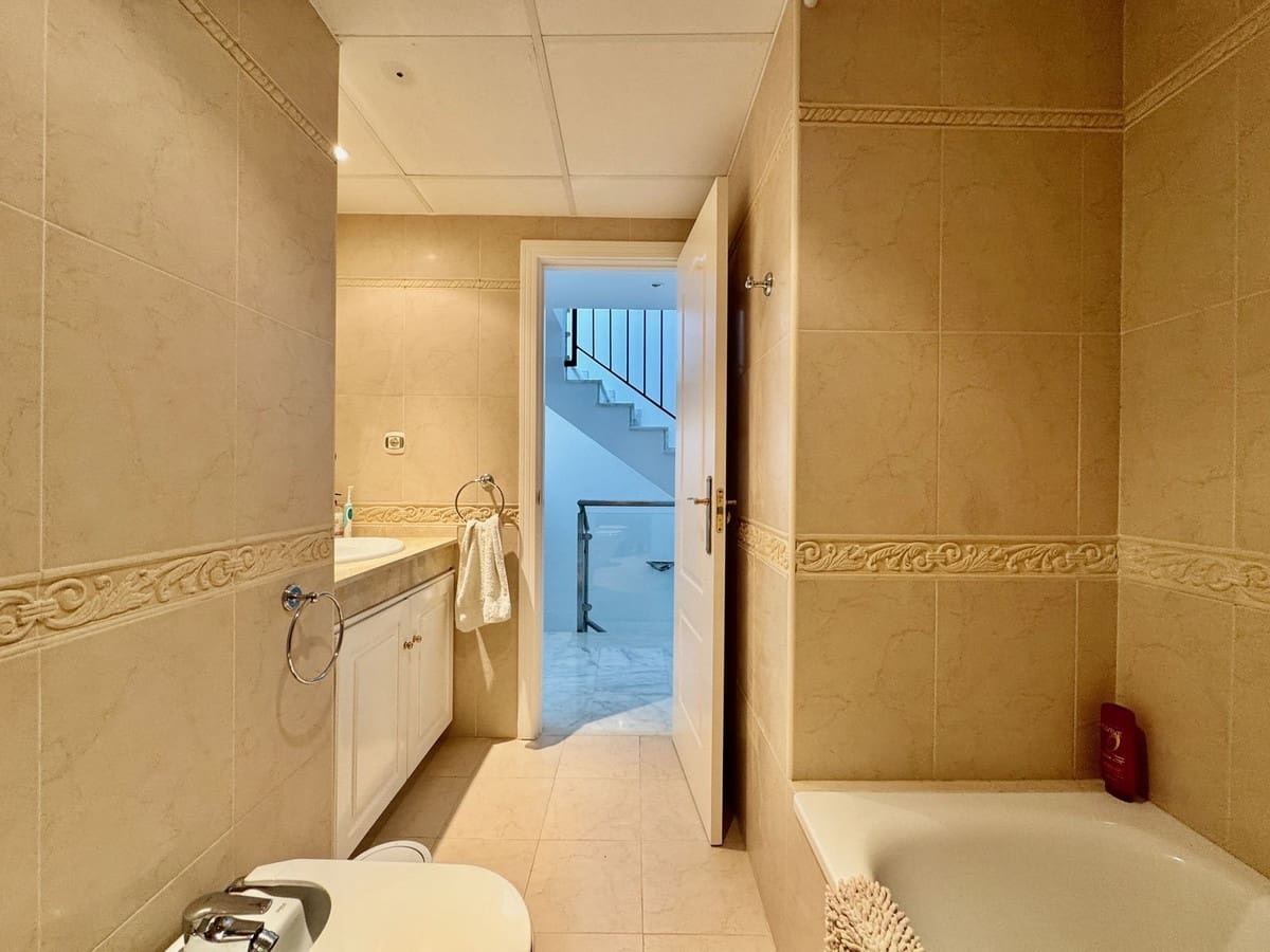 3 bedroom Townhouse for sale in Cabopino with pool garage - € 573,900 (Ref: 9397983)