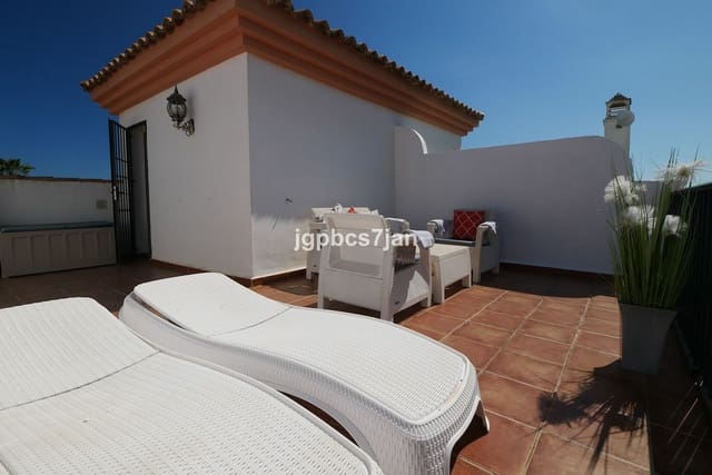 Casa de 3 habitaciones en Cabopino, Marbella en venta con piscina garaje - 573.900 € (Ref: 9397983)
