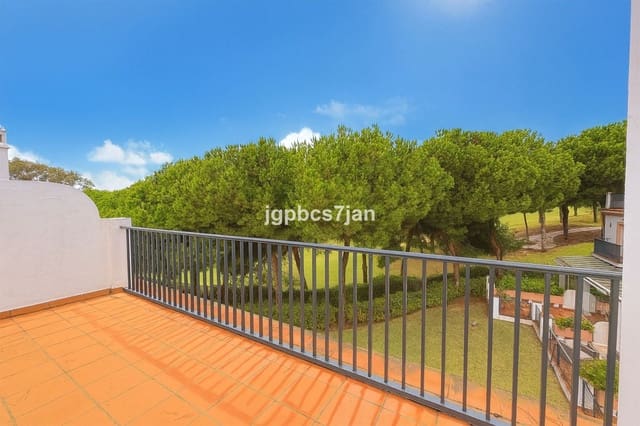 Casa de 3 habitaciones en Cabopino, Marbella en venta con piscina garaje - 573.900 € (Ref: 9397983)