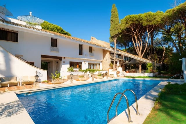 9 sypialnia Willa na sprzedaż w Cabopino, Marbella z basenem garażem - 3 800 000 € (Ref: 9404618)