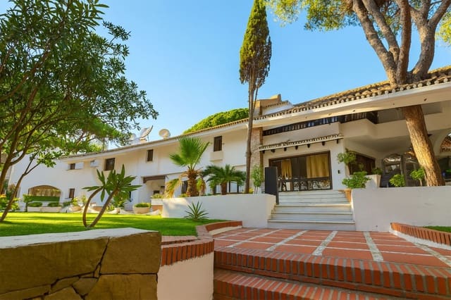 9 sypialnia Willa na sprzedaż w Cabopino, Marbella z basenem garażem - 3 800 000 € (Ref: 9404618)