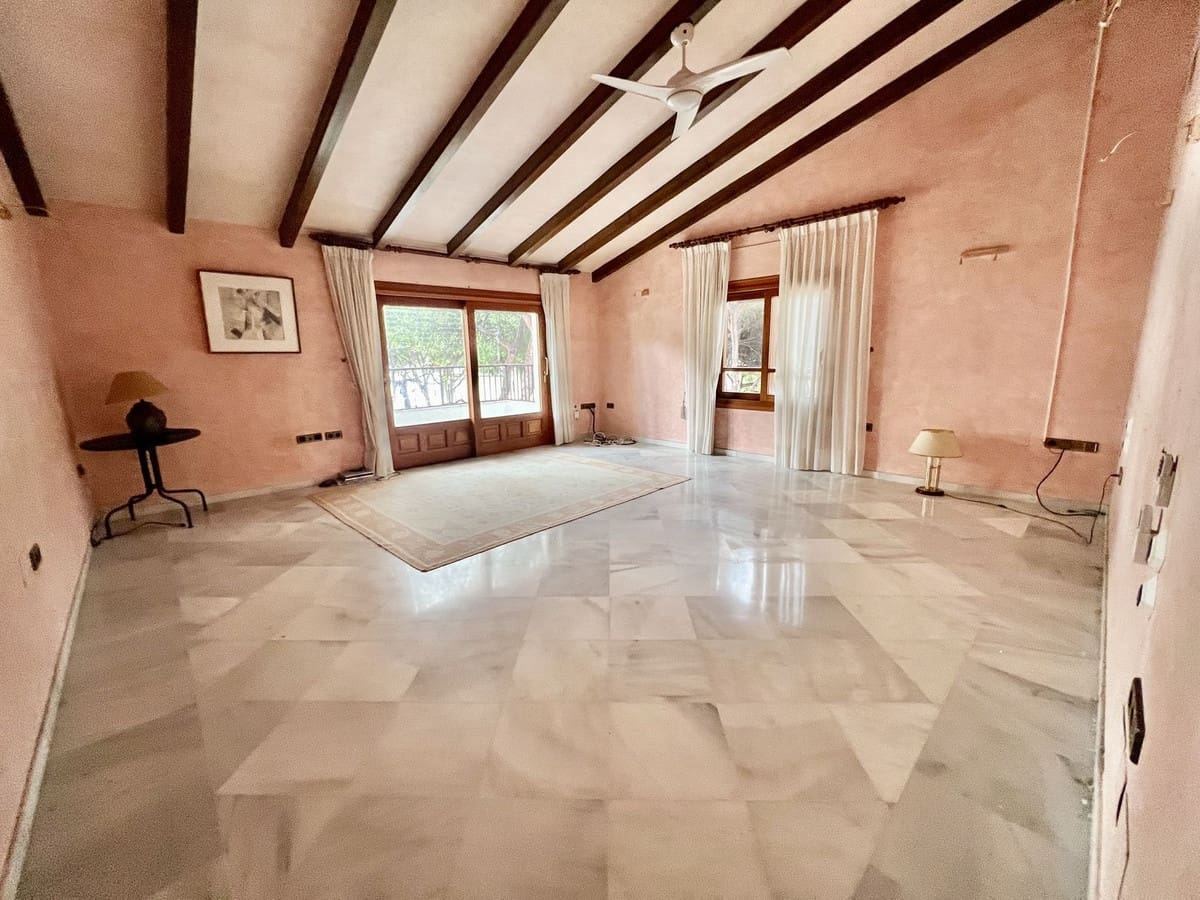 9 sypialnia Willa na sprzedaż w Cabopino z basenem garażem - 3 800 000 € (Ref: 9404618)