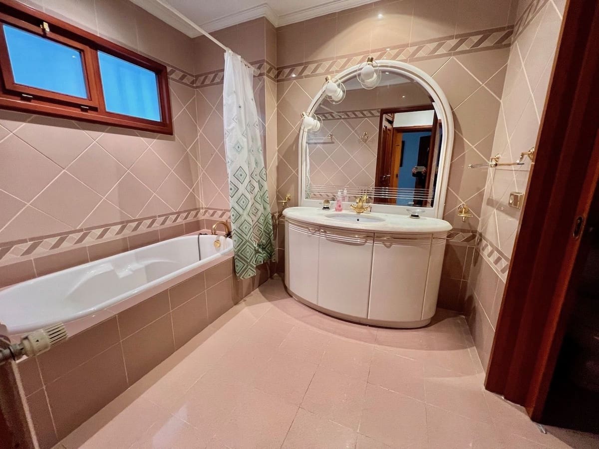 9 sypialnia Willa na sprzedaż w Cabopino z basenem garażem - 3 800 000 € (Ref: 9404618)