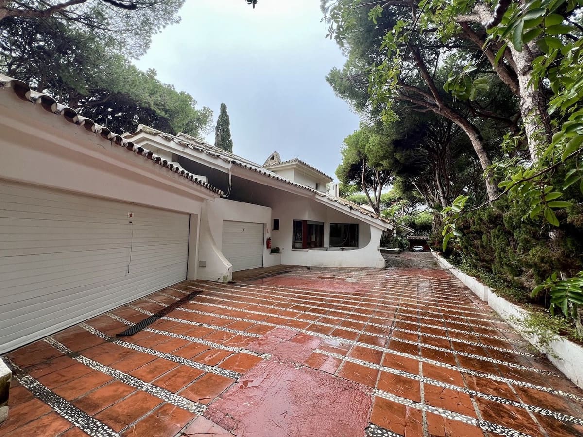 9 sypialnia Willa na sprzedaż w Cabopino z basenem garażem - 3 800 000 € (Ref: 9404618)