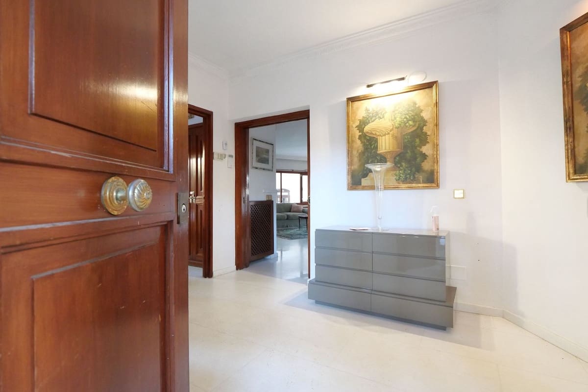 9 sypialnia Willa na sprzedaż w Cabopino z basenem garażem - 3 800 000 € (Ref: 9404618)