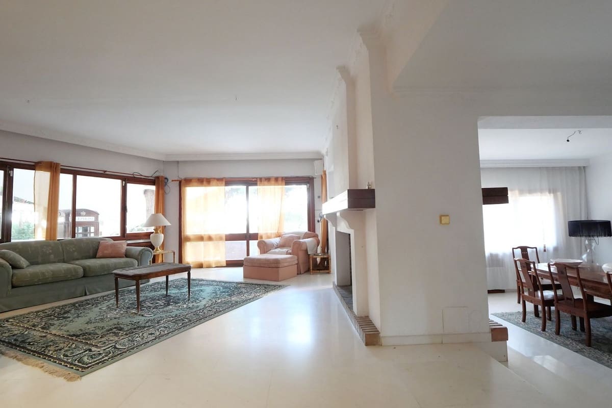 9 sypialnia Willa na sprzedaż w Cabopino z basenem garażem - 3 800 000 € (Ref: 9404618)