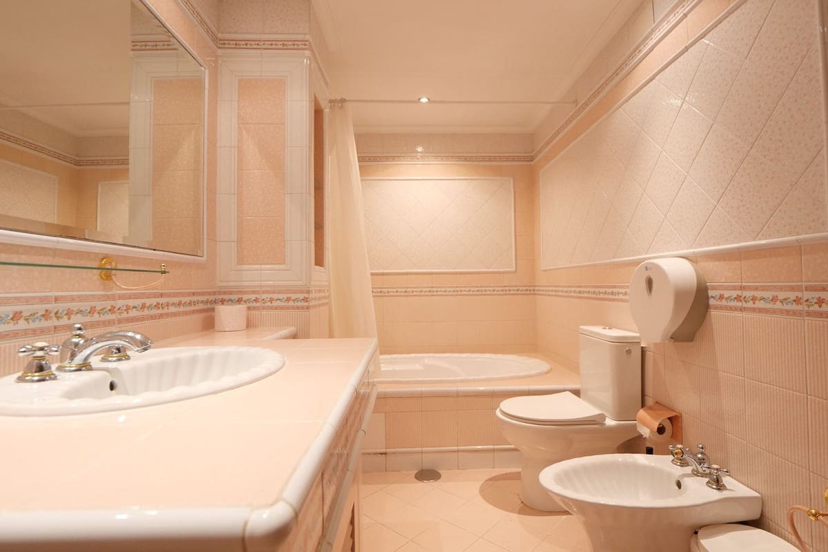 9 sypialnia Willa na sprzedaż w Cabopino z basenem garażem - 3 800 000 € (Ref: 9404618)