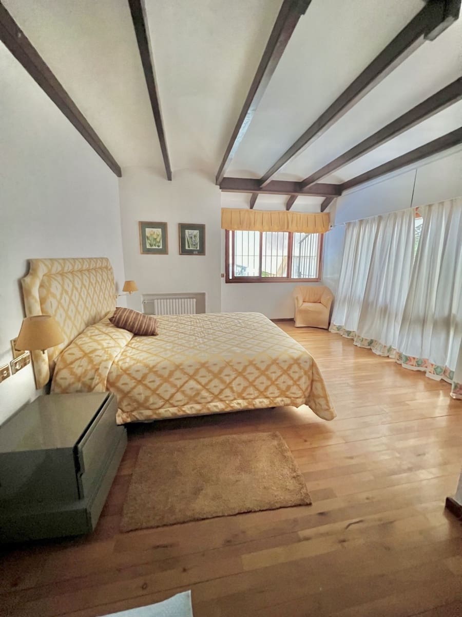 9 sypialnia Willa na sprzedaż w Cabopino z basenem garażem - 3 800 000 € (Ref: 9404618)