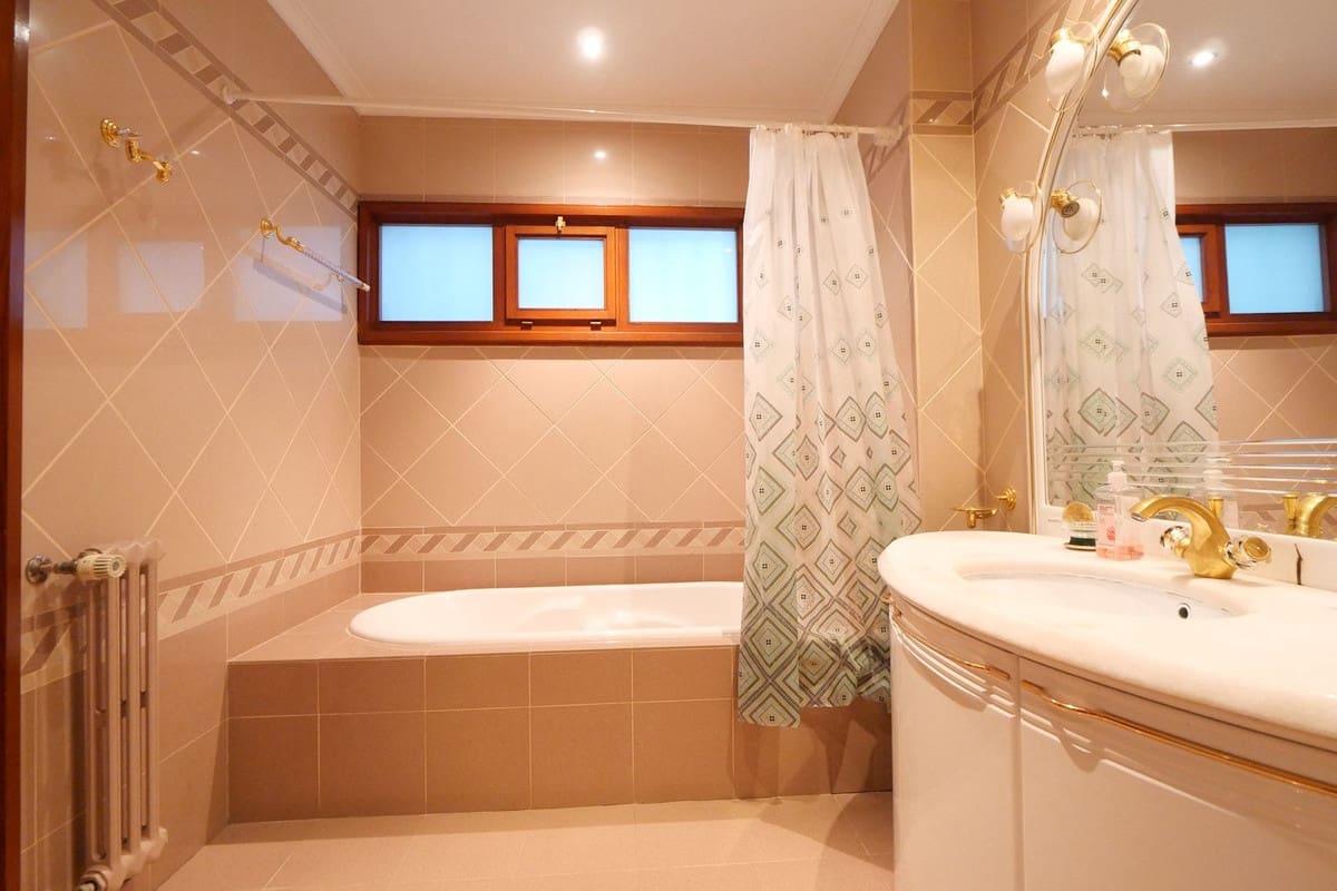 9 sypialnia Willa na sprzedaż w Cabopino z basenem garażem - 3 800 000 € (Ref: 9404618)