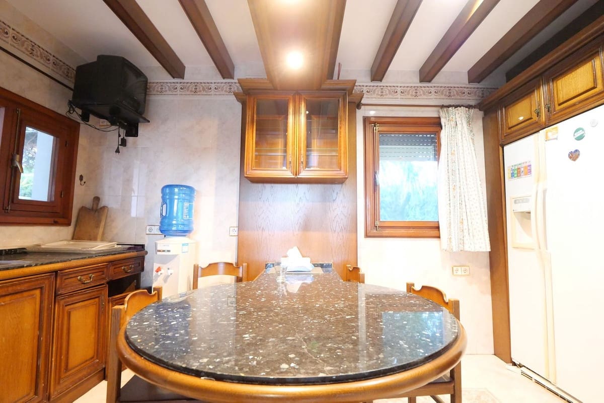 9 sypialnia Willa na sprzedaż w Cabopino z basenem garażem - 3 800 000 € (Ref: 9404618)