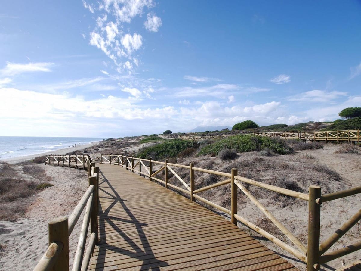 9 sypialnia Willa na sprzedaż w Cabopino z basenem garażem - 3 800 000 € (Ref: 9404618)