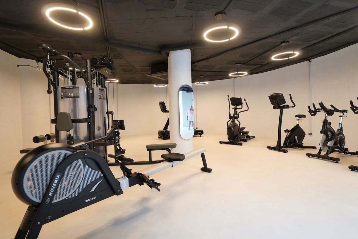 2 soveværelse Lejlighed til salg i Nueva Andalucia med swimmingpool garage - € 619.000 (Ref: 9417716)