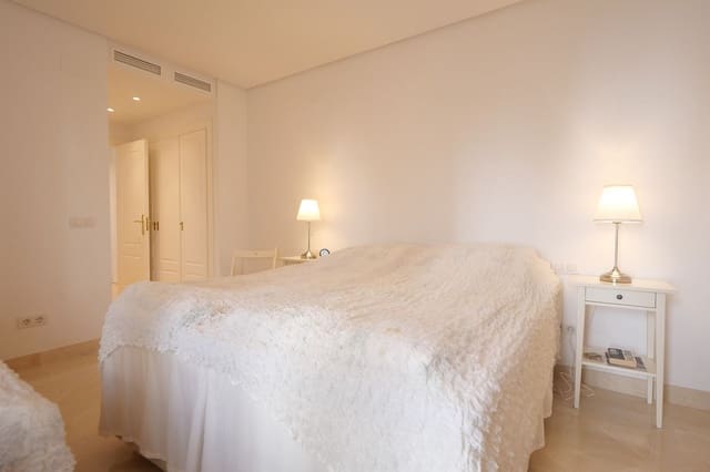 2 soveværelse Lejlighed til salg i Nueva Andalucia, Marbella med swimmingpool garage - € 619.000 (Ref: 9417716)