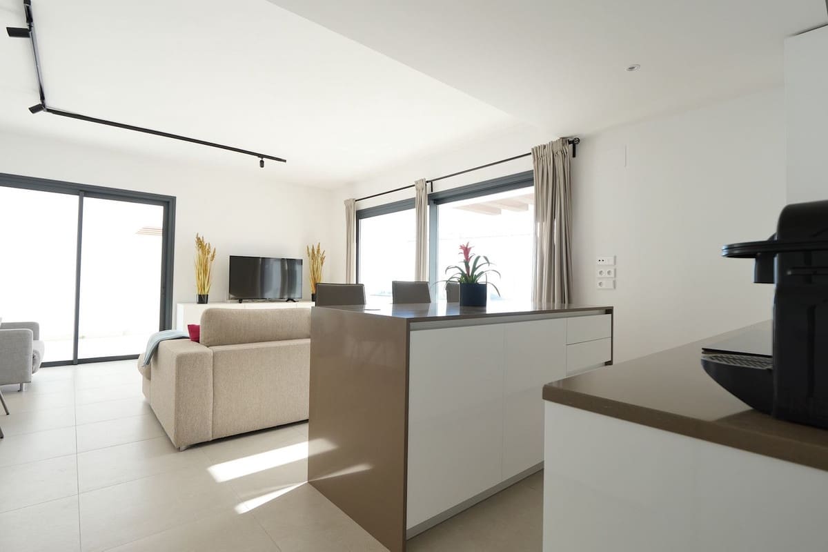 2 makuuhuone Kattohuoneisto myytävänä paikassa La Cala de Mijas mukana uima-altaan 
autotalli - 595 000 € (Ref: 9471050)