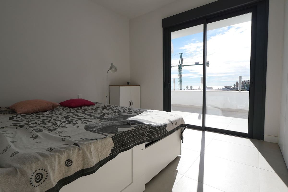 2 makuuhuone Kattohuoneisto myytävänä paikassa La Cala de Mijas mukana uima-altaan 
autotalli - 595 000 € (Ref: 9471050)