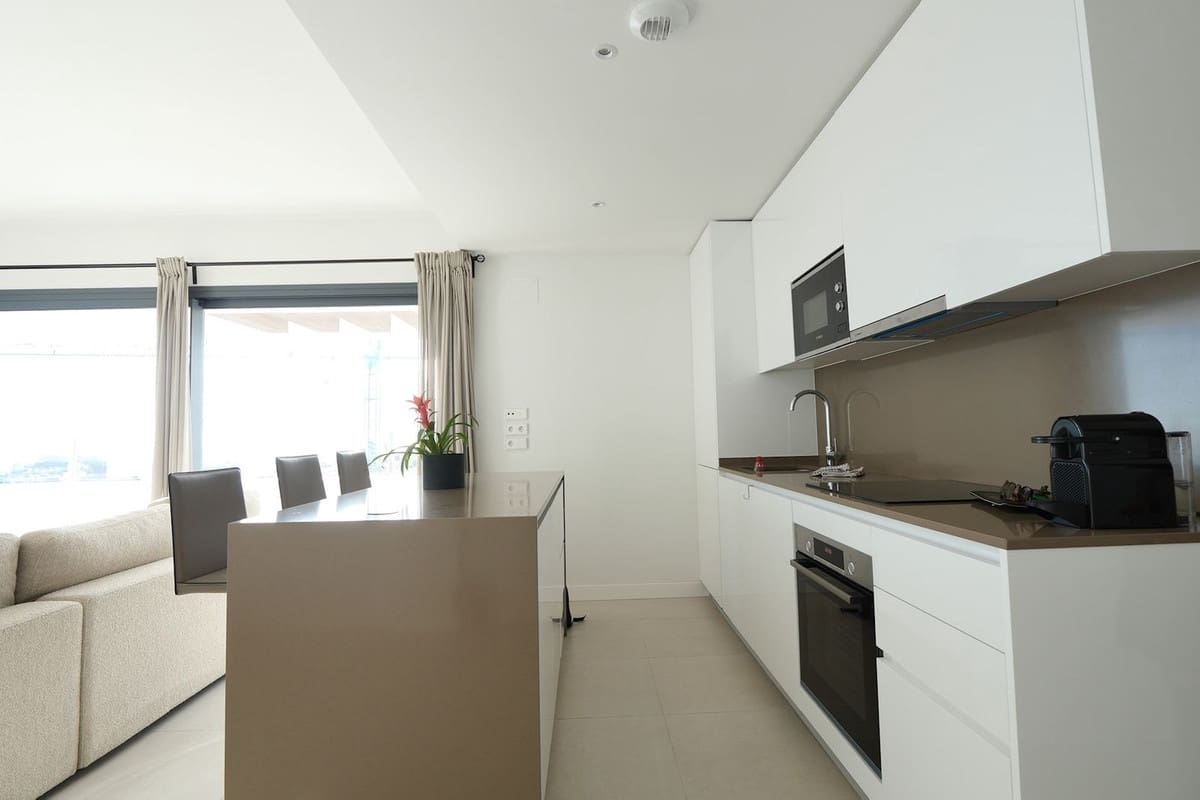 2 makuuhuone Kattohuoneisto myytävänä paikassa La Cala de Mijas mukana uima-altaan 
autotalli - 595 000 € (Ref: 9471050)
