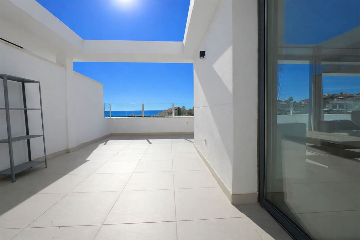2 makuuhuone Kattohuoneisto myytävänä paikassa La Cala de Mijas mukana uima-altaan 
autotalli - 595 000 € (Ref: 9471050)