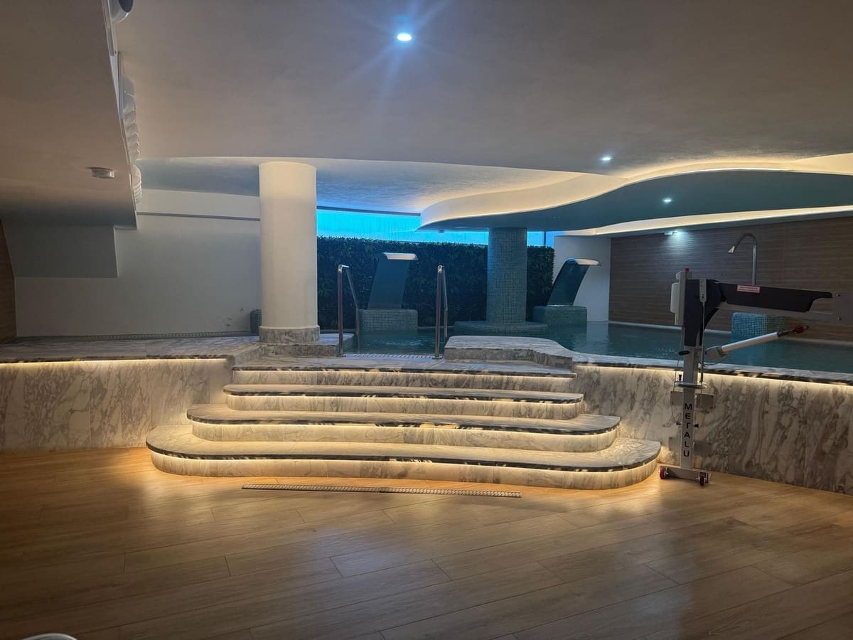 2 makuuhuone Kattohuoneisto myytävänä paikassa La Cala de Mijas mukana uima-altaan 
autotalli - 595 000 € (Ref: 9471050)