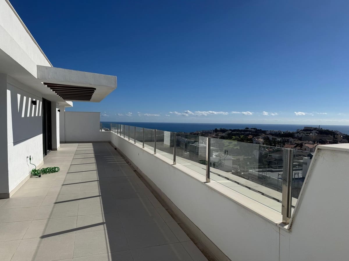 2 makuuhuone Kattohuoneisto myytävänä paikassa La Cala de Mijas mukana uima-altaan 
autotalli - 595 000 € (Ref: 9471050)