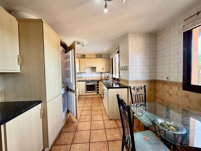 3 sypialnia Penthouse na sprzedaż w Calahonda, Mijas z basenem garażem - 498 000 € (Ref: 9471647)