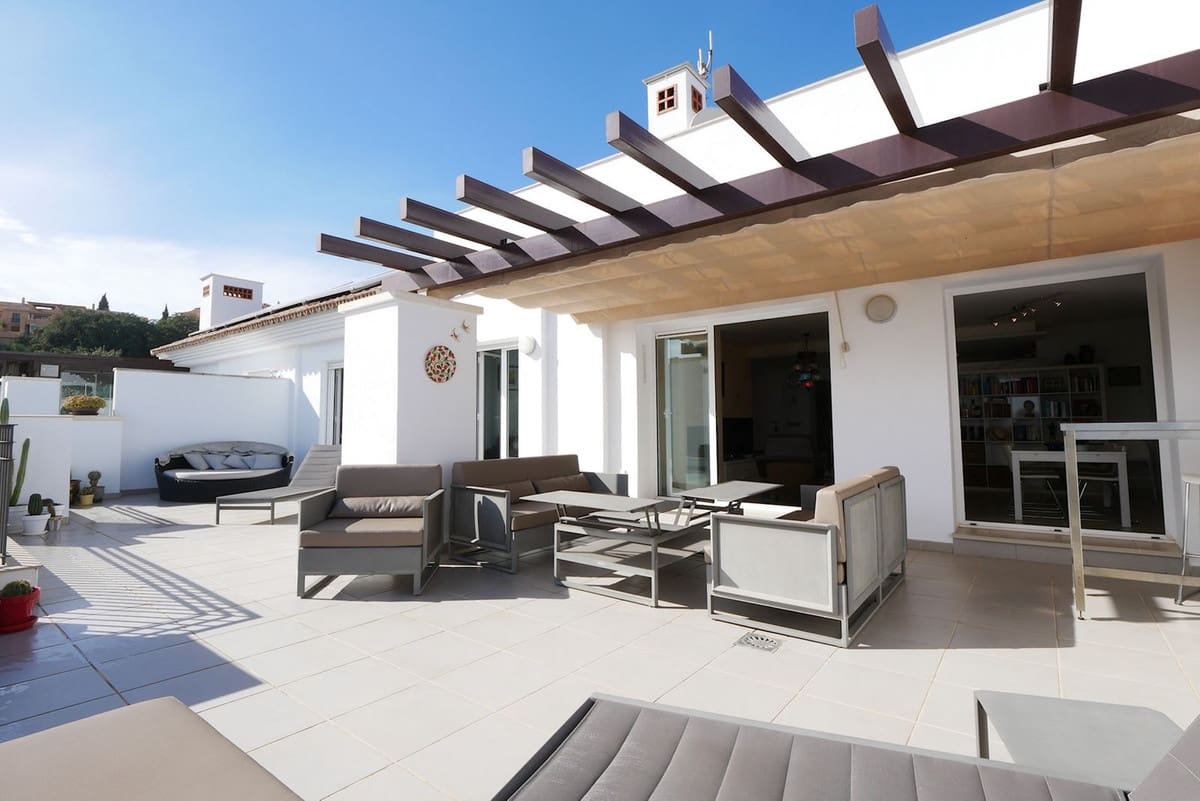 Ático de 3 habitaciones en La Mairena en venta con piscina garaje - 499.000 € (Ref: 9479075)