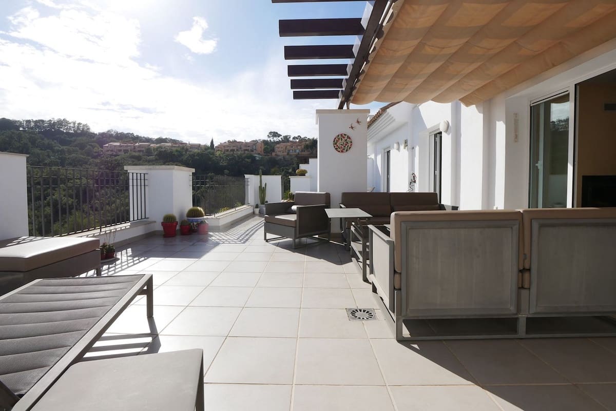 Ático de 3 habitaciones en La Mairena en venta con piscina garaje - 499.000 € (Ref: 9479075)