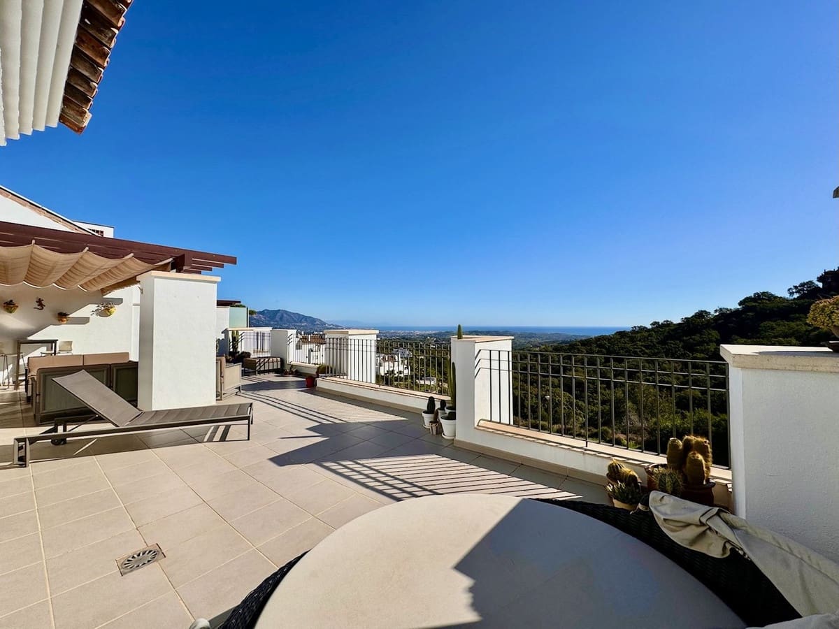 Ático de 3 habitaciones en La Mairena en venta con piscina garaje - 499.000 € (Ref: 9479075)