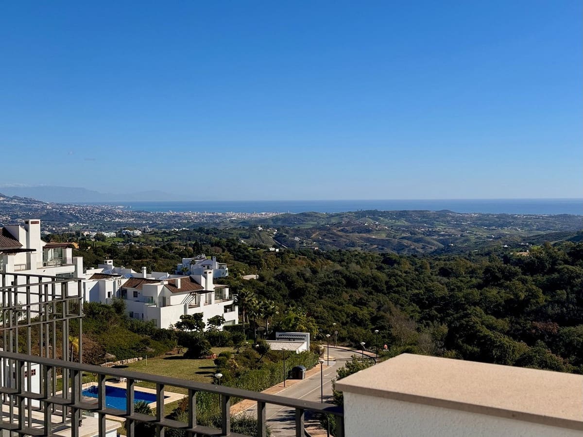 Ático de 3 habitaciones en La Mairena en venta con piscina garaje - 499.000 € (Ref: 9479075)