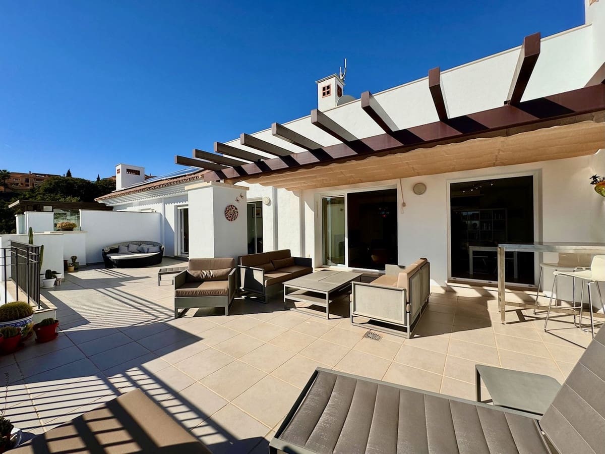 Ático de 3 habitaciones en La Mairena en venta con piscina garaje - 499.000 € (Ref: 9479075)