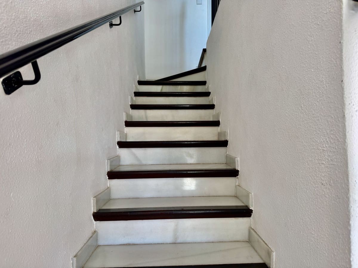 2 makuuhuone Omakotitalo myytävänä paikassa Benalmadena mukana uima-altaan - 375 000 € (Ref: 9494155)