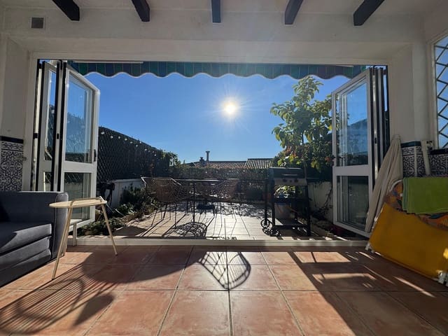 2 sovrum Hus till salu i Benalmádena pueblo, Benalmádena med pool - 373 000 € (Ref: 9494155)